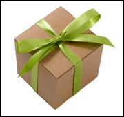 gift box (©rocksunderwater/iStockphoto)