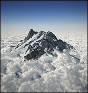 mountain and clouds (© Maksim Samasiuk/Fotolia.com)